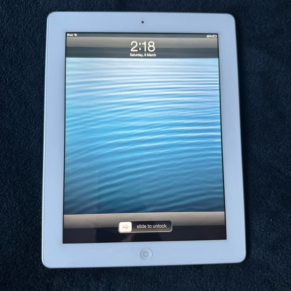 Apple White iPad 4th generation A1458